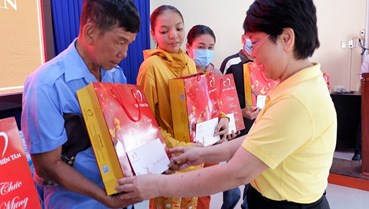 Hà Tĩnh: Vingroup hỗ trợ gần 7.000 suất quà Tết