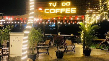 Tự Do Coffee: Góc cà phê chậm giữa Hà Nội hối hả