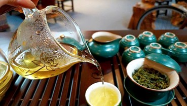 Văn hóa trà Việt: Từ chén nước quê đến tinh hoa ngày Tết