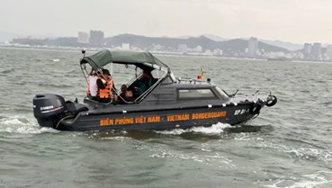 Quảng Ninh: Huy động lực lượng ứng cứu sự cố tàu du lịch QN-7105 trên Vịnh Hạ Long
