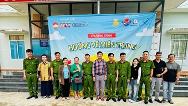 GCTV kết nối yêu thương: “Trao tặng 2000 phần quà và hơn 1 tỷ đồng hỗ trợ đồng bào miền Trung - Tây nguyên”