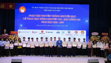 Học bổng 1&1: Tiếp sức sinh viên vượt khó, vun đắp tương lai