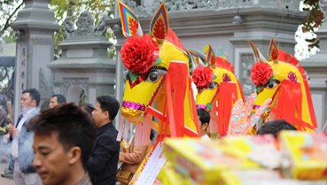 Biểu tượng ngựa giấy và chiều sâu văn hóa tâm linh trong Tết cổ truyền