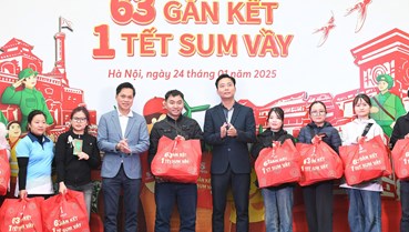 “63 Gắn Kết - 1 Tết Sum Vầy” tại Hà Nội: Trao 400 phần quà Tết yêu thương đến những hoàn cảnh khó khăn