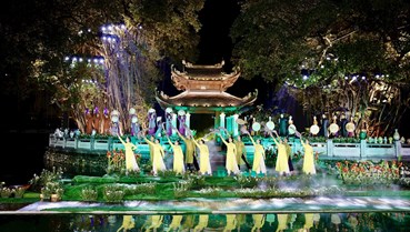 Quảng bá và lan tỏa vẻ đẹp của tà áo dài Việt Nam