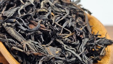 Trà Chính Sơn Tiểu Chủng: Hương vị cổ điển từ kỹ nghệ xông khói gỗ tùng