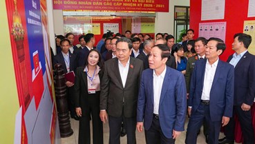 Chủ tịch Quốc hội khảo sát khu vực bỏ phiếu tại phường Hải An: Tạo mọi điều kiện để cử tri thực hiện quyền làm chủ