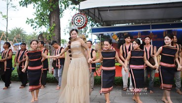 Gia Lai đưa cồng chiêng xuống phố mỗi cuối tuần