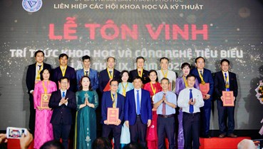 Huế vinh danh 15 trí thức khoa học công nghệ tiêu biểu lần thứ IX