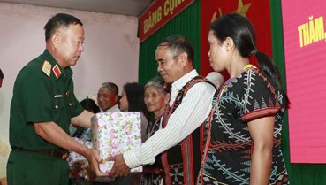 Đồng hành cùng đồng bào vùng biên phát triển sinh kế bền vững