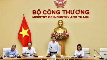 Nguồn cung xăng dầu vững vàng, giá giảm trong 6 tháng đầu năm 2025