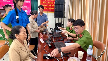 Gần 2.200 thân nhân liệt sĩ tại Huế được thu nhận mẫu ADN