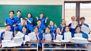 Hơn 700 tân sinh viên cao đẳng nhập học tại Trường Đại học Y - Dược Huế