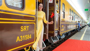 Ra mắt đoàn tàu di sản kết nối Huế - Phong Nha