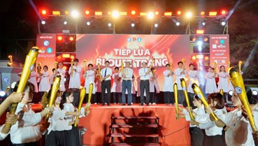 Hơn 2.500 tân sinh viên Y - Dược Huế được tiếp lửa đầu năm học mới