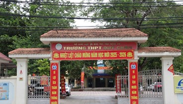 Hành trình 60 năm chắp cánh cho học trò miền Tây Nghệ An