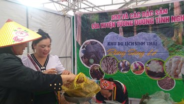 Lan tỏa hương sắc vùng cao tại Hội chợ Xúc tiến Công thương Nghệ An 2025
