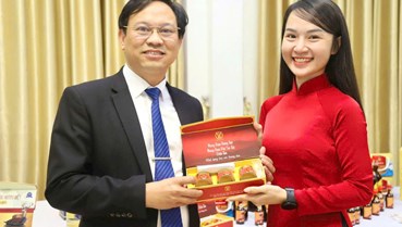 Hà Tĩnh nâng hạng loạt sản phẩm OCOP cận Tết: “Thẻ thông hành” giúp nông thôn đổi thay