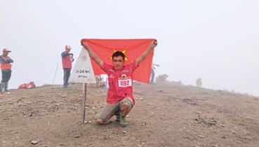 Yên Bái: Tổ chức thành công giải leo núi “ Bước chân trên mây” Chinh phục đỉnh Tà Chì Nhù nóc nhà Yên Bái