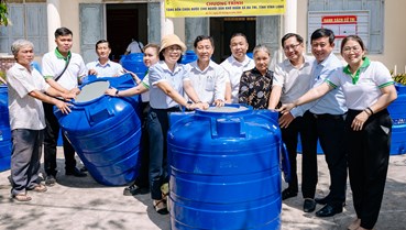 FE CREDIT tiếp sức người dân ĐBSCL ứng phó hạn mặn