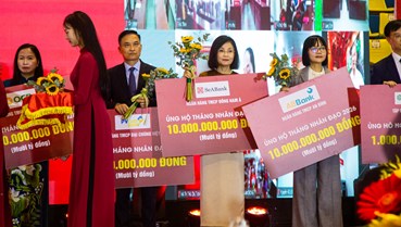 SeABank ủng hộ 10 tỷ đồng hưởng ứng Tháng Nhân đạo năm 2026