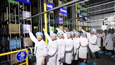 Vinamilk đón thế hệ “đồng niên” tham quan nhà máy với lời hứa chăm sóc sức khỏe bằng dinh dưỡng chất lượng