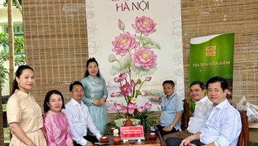 Trà sen Hiền Xiêm để lại dấu ấn khó quên trong lòng du khách tại Lễ hội Sen Hà Nội 2026