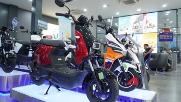 VinFast Amio S - Món quà hè cho con: Xe điện không cần bằng lái, pin LFP, ưu đãi tới 16%