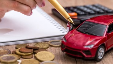 Mua ô tô không chỉ trả tiền xe: Người dân còn phải đóng những khoản gì?