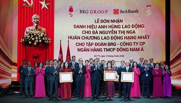 Doanh nhân Nguyễn Thị Nga được trao Danh hiệu Anh hùng Lao động, SeABank đón nhận Huân chương Lao động hạng Nhất