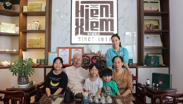 Hương sen Tây Hồ và câu chuyện gìn giữ thương hiệu Trà sen Hiền Xiêm