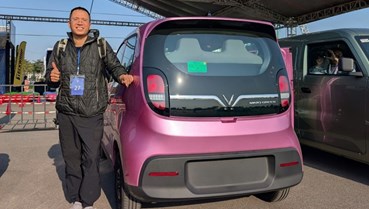 Lái thử VinFast Minio Green tại Vietnam Mobility Show 2025, nhiều khách muốn “chốt” mua xe ngay