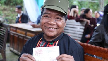 Cử tri Hà Tĩnh tham gia bỏ phiếu đạt gần 100/%