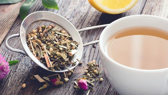 Trà thảo mộc rễ cây nữ lang – cây thuốc quý từ thời cổ đại