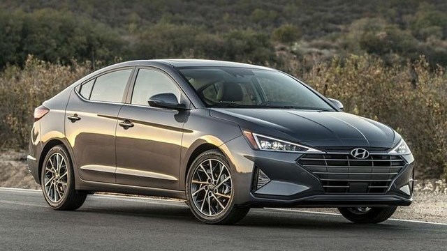 Đánh giá chi tiết Hyundai Elantra 2020: Thay đổi có đi kèm chất lượng?