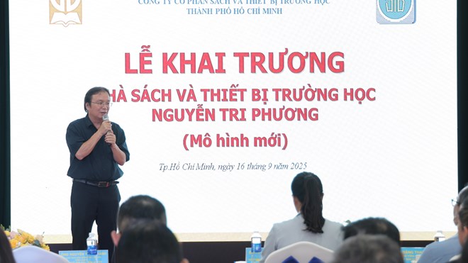 Tưng bừng khai trương Nhà sách và Thiết bị trường học Nguyễn Tri Phương theo mô hình mới