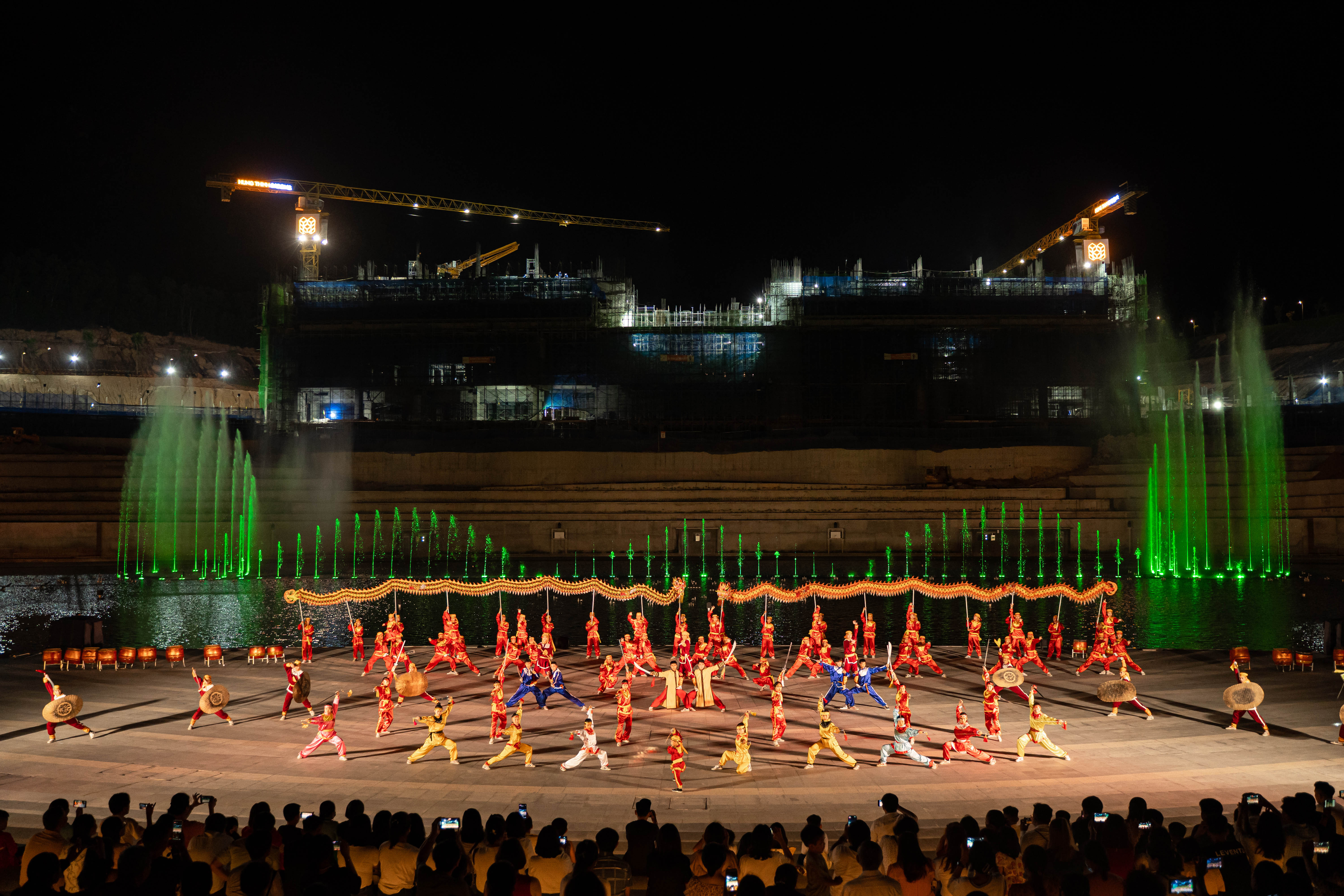 Lần đầu ti&#234;n tại Việt Nam: Tinh hoa v&#245; cổ truyền kết hợp nhạc nước hiện đại h&#224;ng đầu thế giới - Ảnh 1