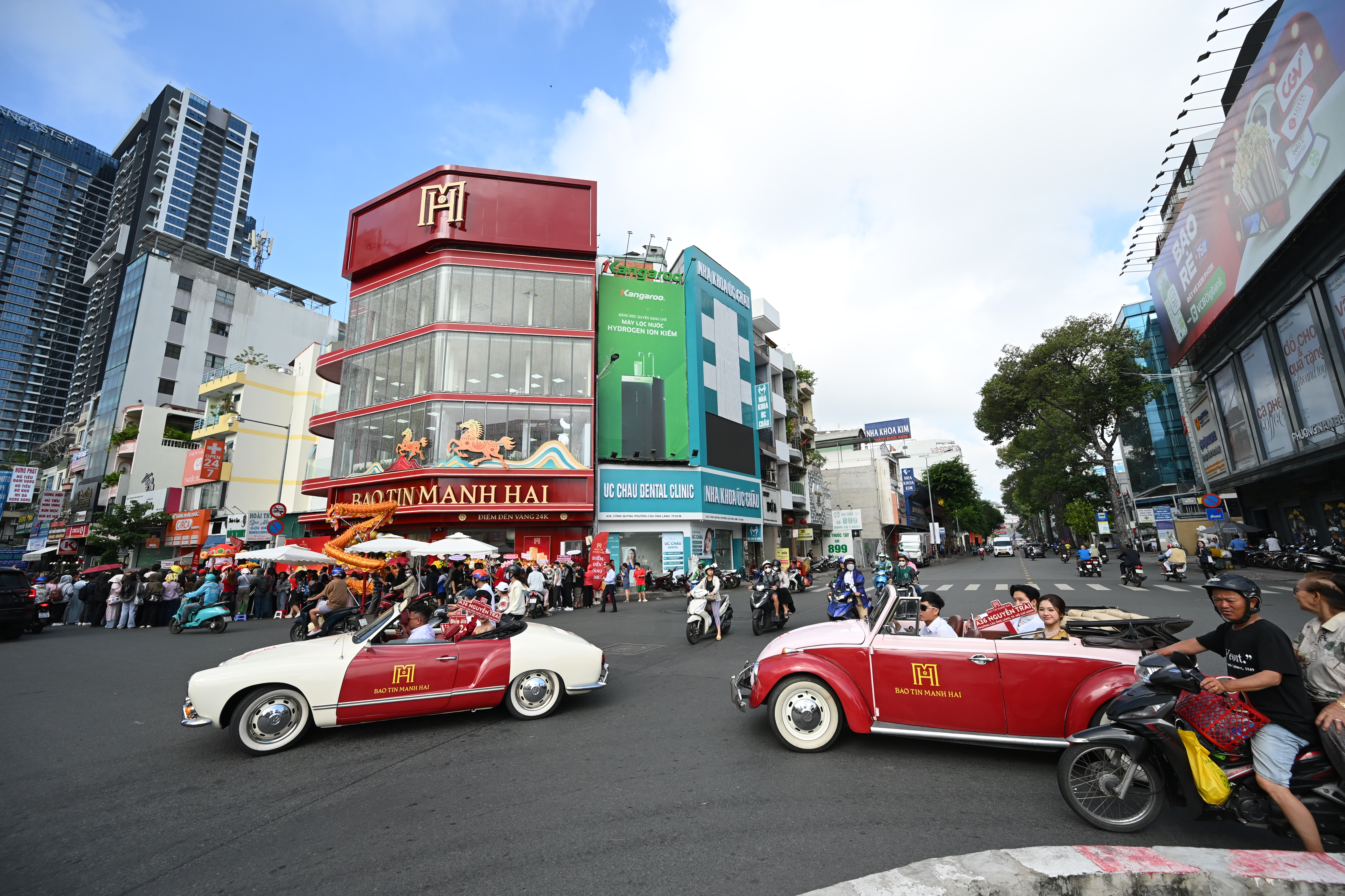 Tọa lạc tại 36A Nguyễn Tr&atilde;i, Quận 1 &ndash; vị tr&iacute; ng&atilde; năm Cống Quỳnh sầm uất, kh&ocirc;ng gian mới được kỳ vọng trở th&agrave;nh &ldquo;điểm đến của v&agrave;ng 24K&rdquo; giữa trung t&acirc;m kinh tế năng động bậc nhất cả nước.