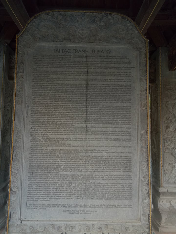 Bia đ&aacute; l&agrave; t&agrave;i liệu ghi ch&eacute;p lại lịch sử về Đền Tranh được dựng trong khu&ocirc;n vi&ecirc;n khu di t&iacute;ch &nbsp;- Ảnh: Sơn Thủy