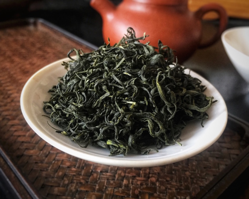Trà Nõn Tôm được làm từ những nõn trà 1 tôm 1 lá ngon nhất, được tuyển chọn kỹ càng từ những đồi trà chăm sóc đặc biệt theo tiêu chuẩn Vietgap.