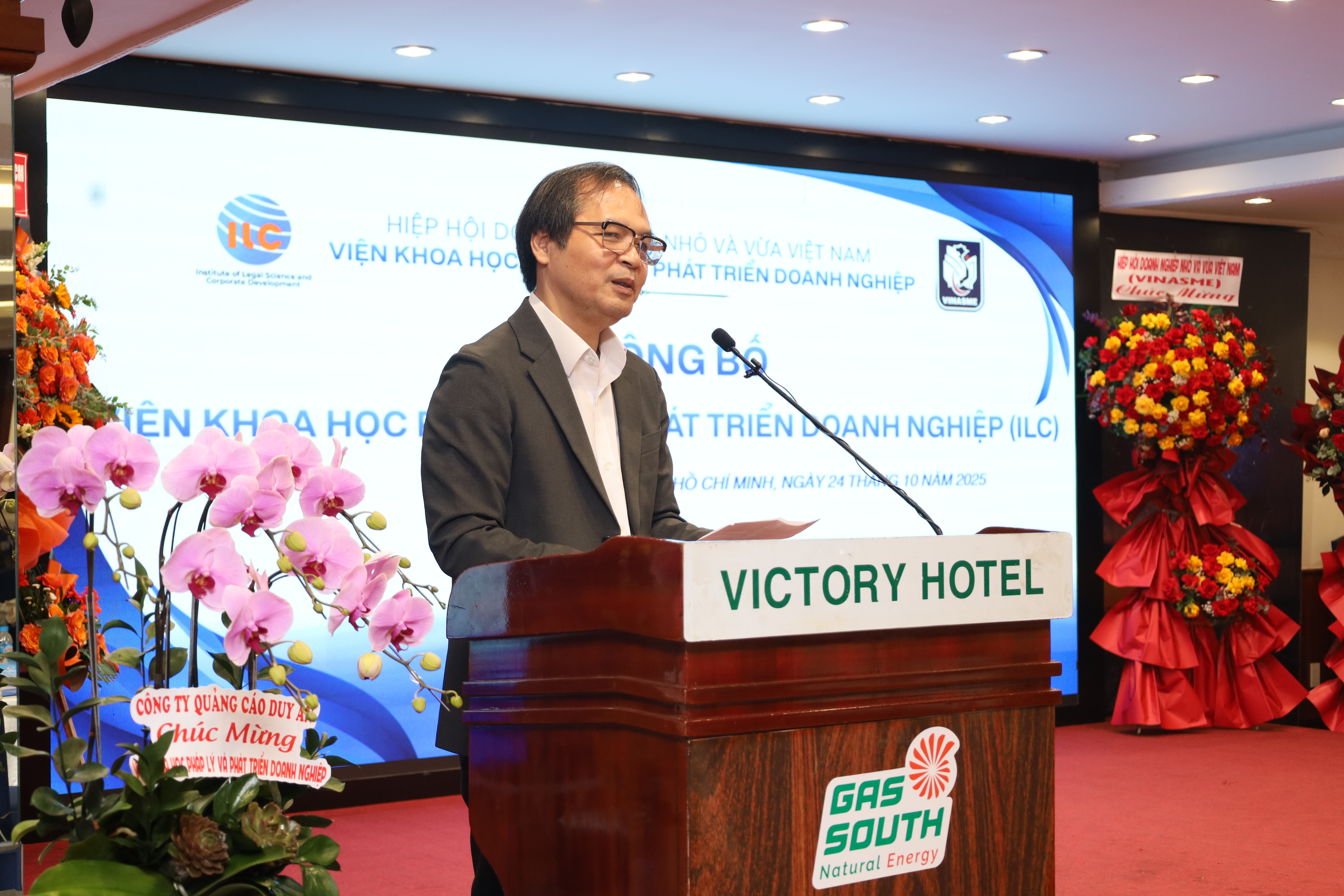 TS. Tô Hoài Nam – Phó Chủ tịch Thường trực, kiêm Tổng Thư ký Hiệp hội Doanh nghiệp nhỏ và vừa Việt Nam phát biểu tại buổi lễ.