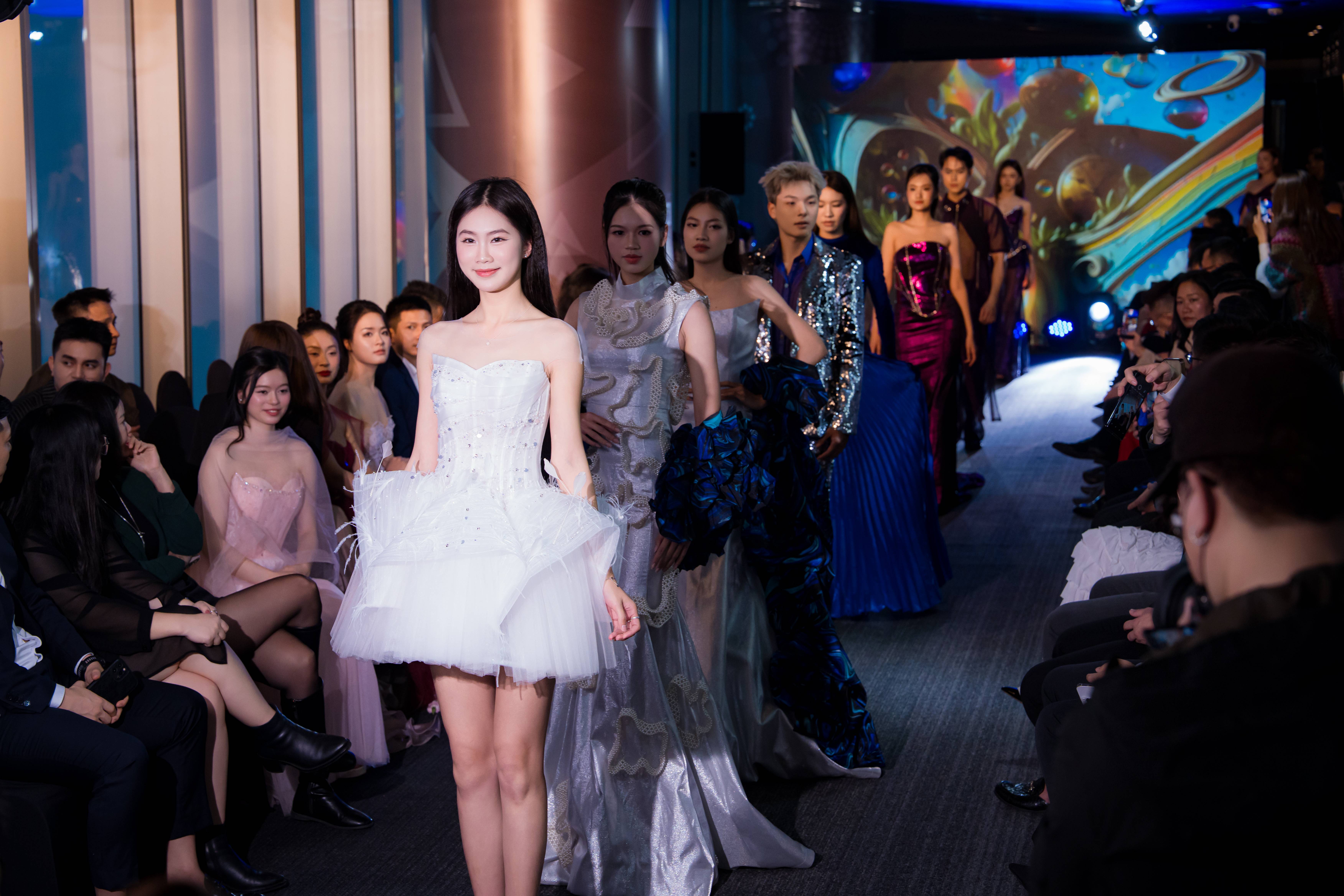 Blue Dream Above 65: Nơi nghệ thuật, thời trang và kết nối thương mại cùng hội tụ - Ảnh 9