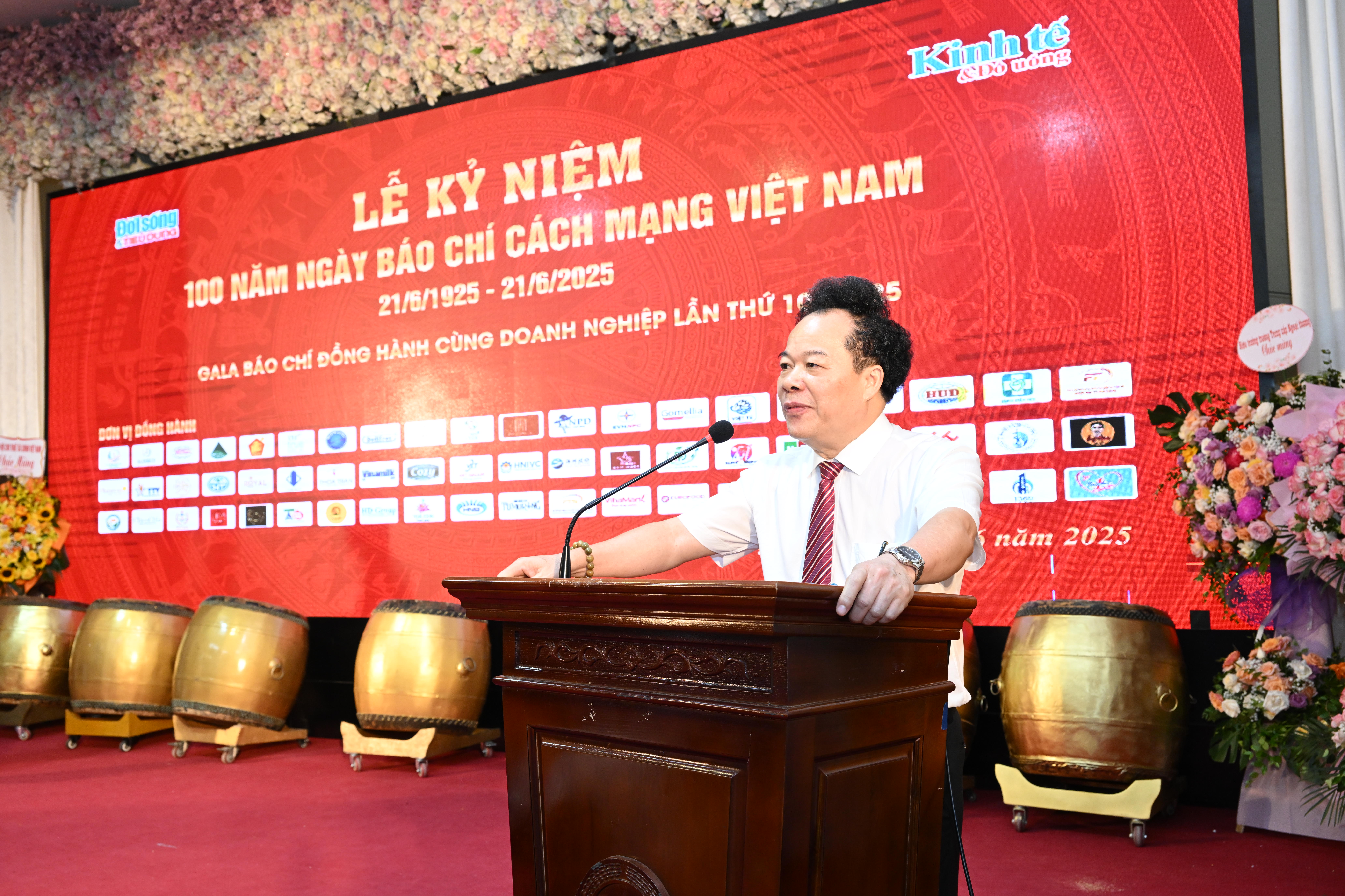 Tổng Biên tập Báo Đời sống & Tiêu dùng Nguyễn Quốc Hùng - phát biểu tại buổi lễ
