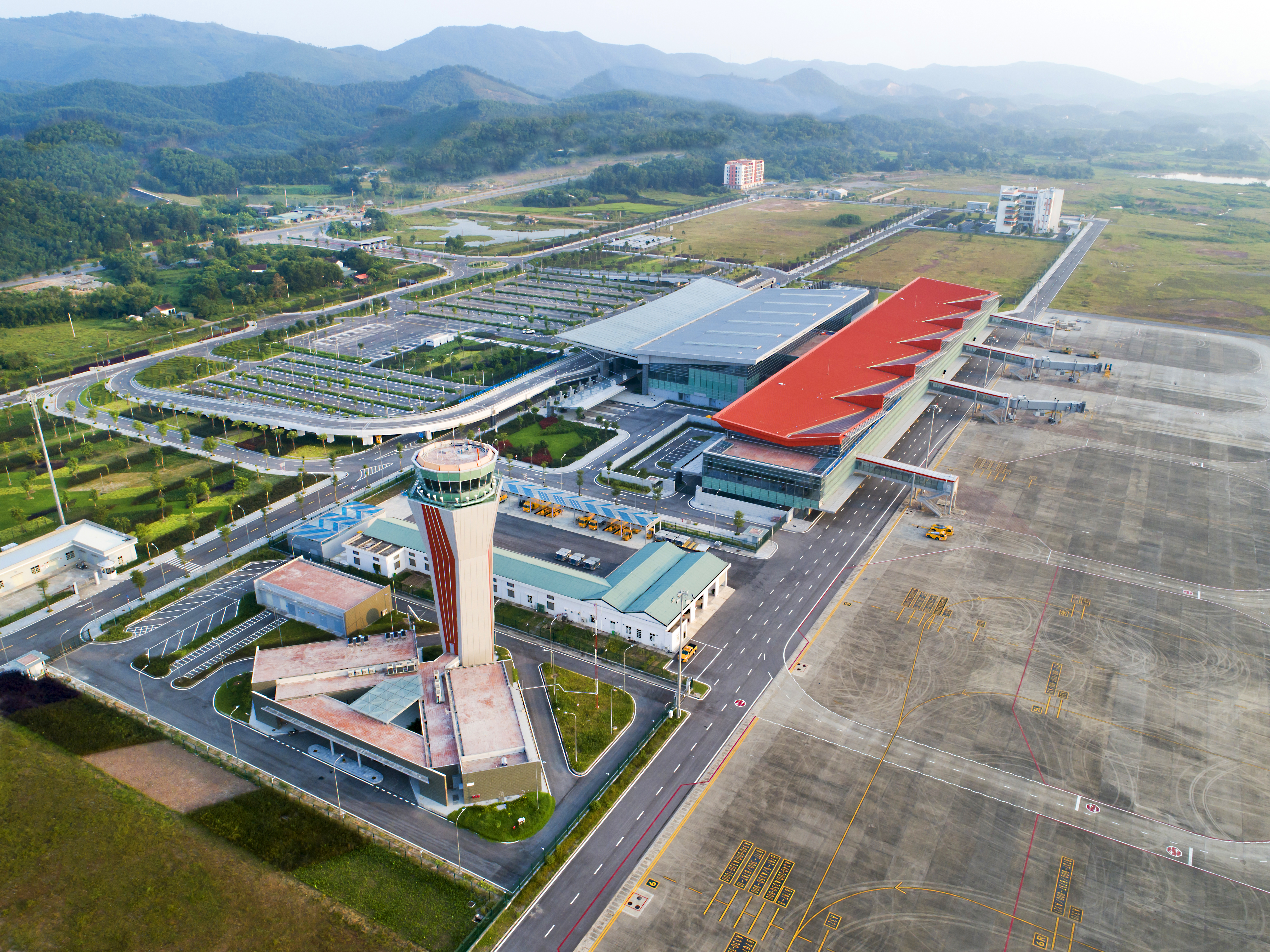 To&agrave;n cảnh s&acirc;n bay V&acirc;n Đồn