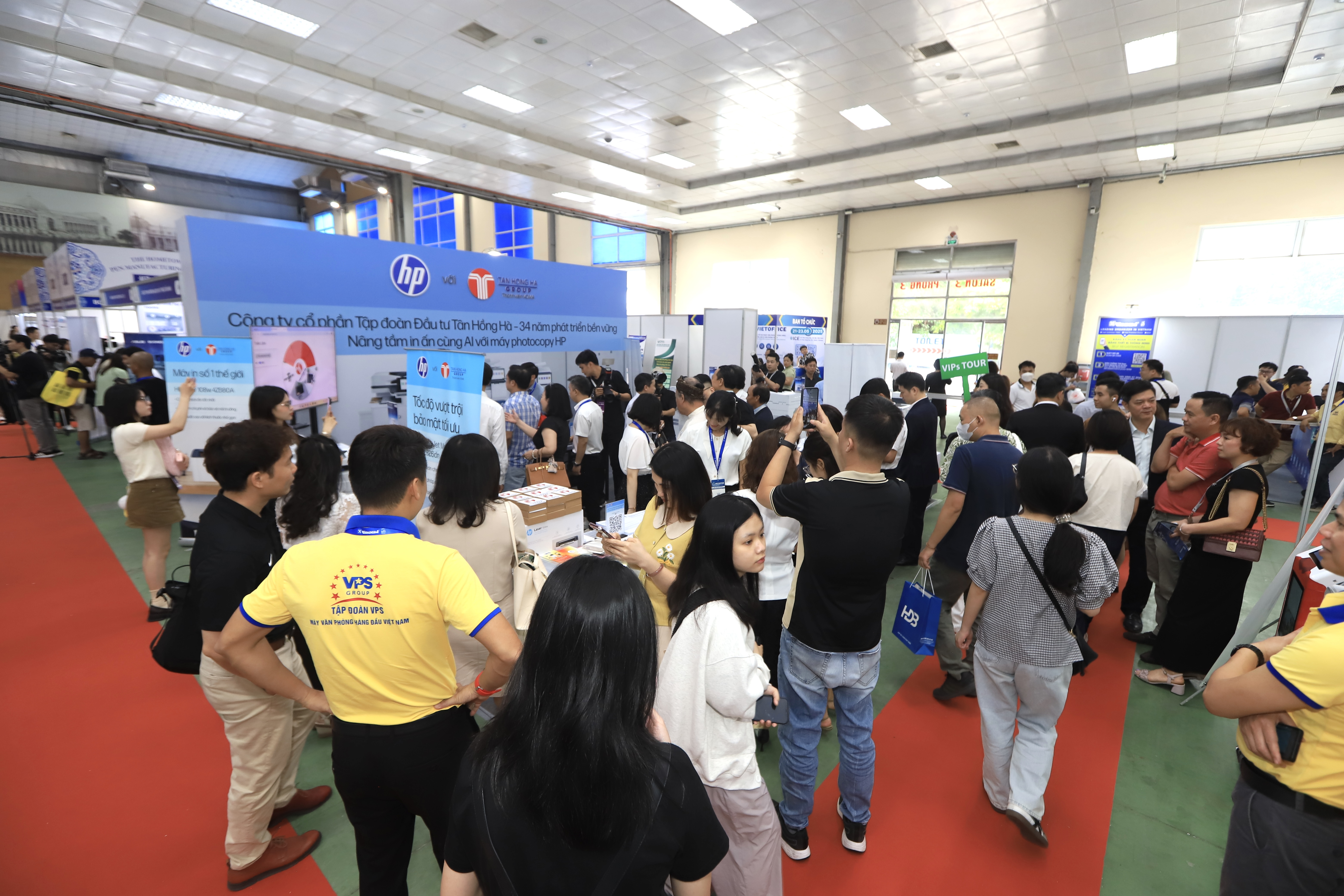 VietOffice 2025 tạo n&ecirc;n một bức tranh tổng thể về ng&agrave;nh c&ocirc;ng nghiệp văn ph&ograve;ng hiện đại &ndash; năng động, s&aacute;ng tạo v&agrave; hội nhập. &nbsp;