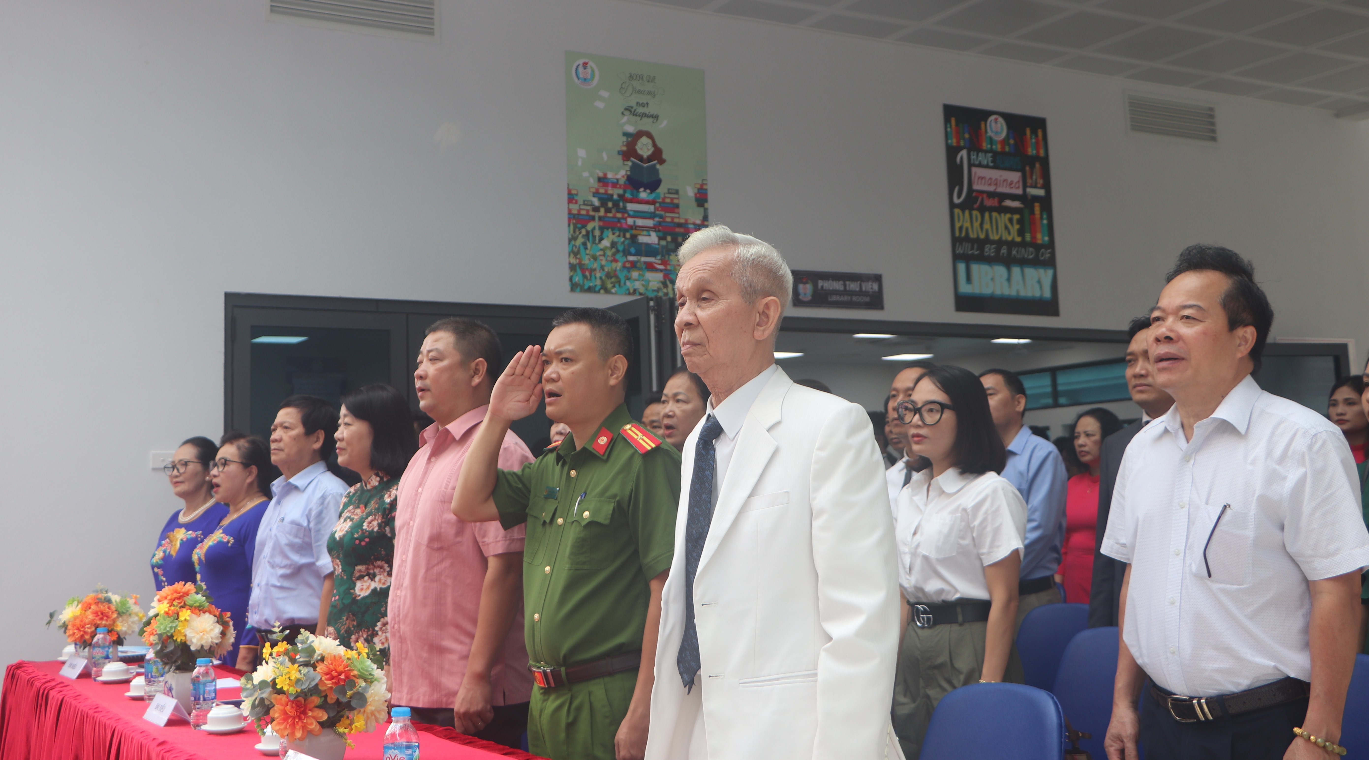 To&agrave;n cảnh buổi lễ khai giảng&nbsp;