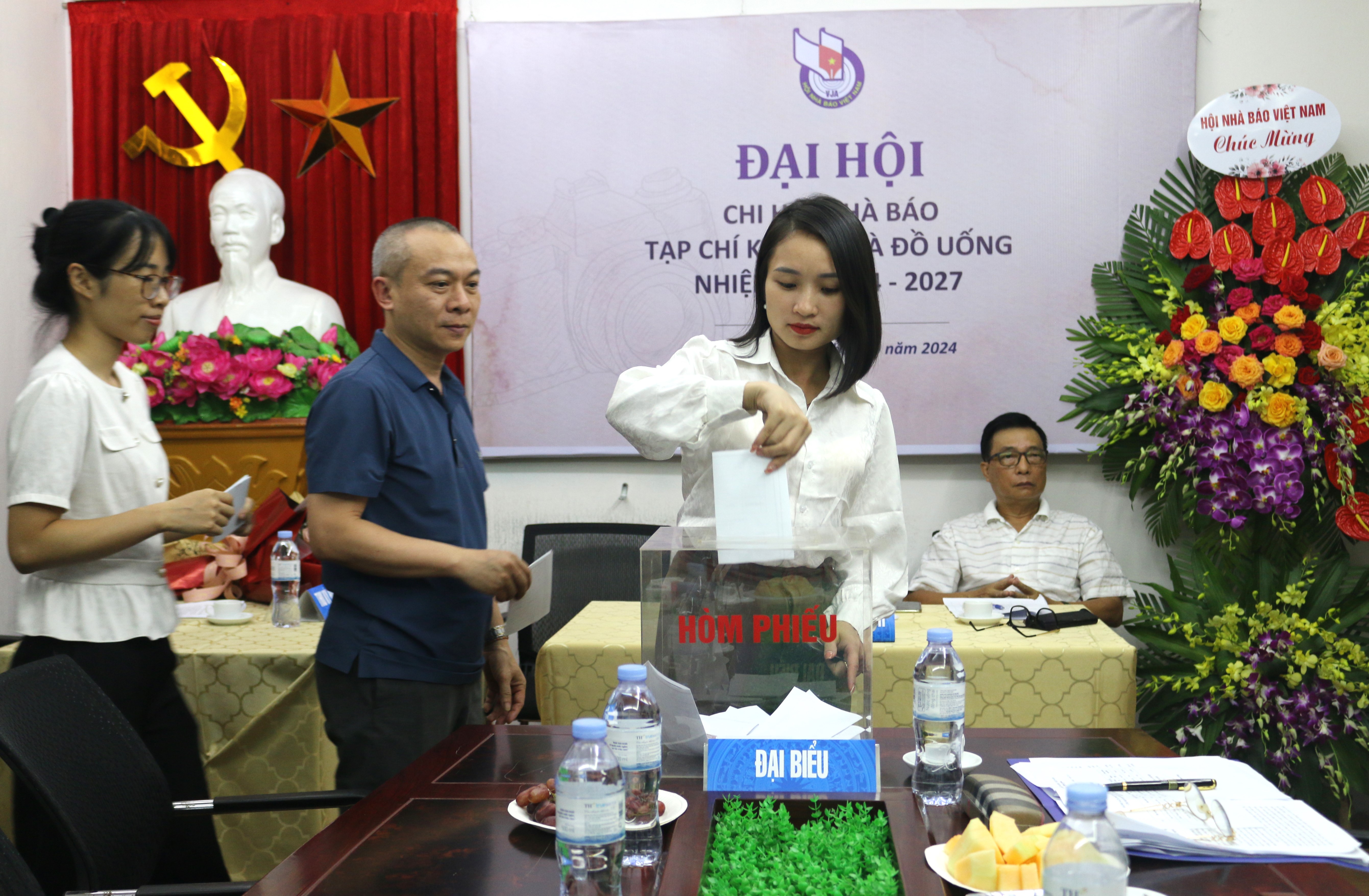 Đại hội Chi hội Nh&#224; b&#225;o Tạp ch&#237; Kinh tế v&#224; Đồ uống nhiệm kỳ 2024 - 2027 - Ảnh 4