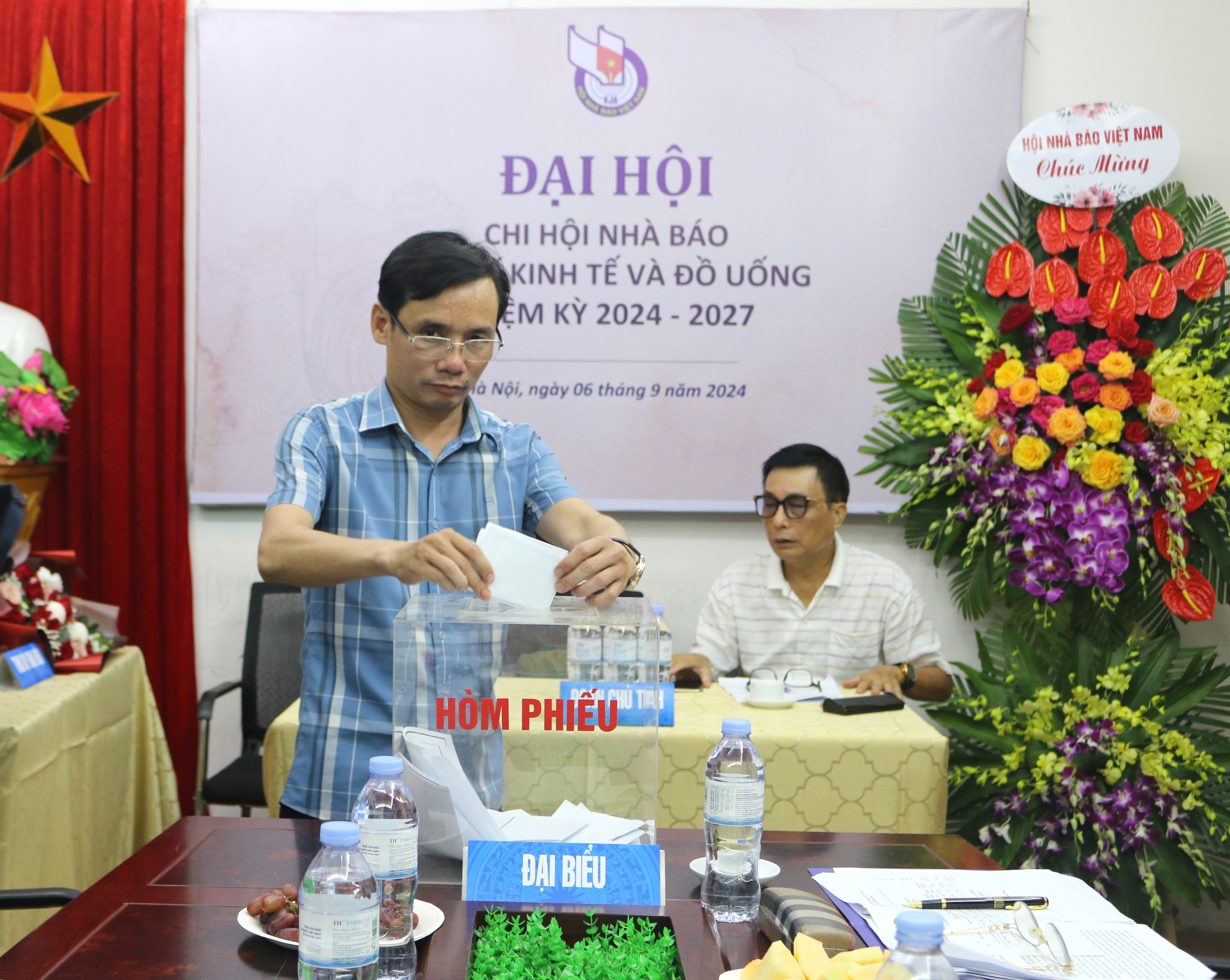 Đại hội tiến h&agrave;nh bỏ phiếu bầu Ban Thư k&yacute; Chi hội lần thứ II (nhiệm kỳ 2024 - 2027)