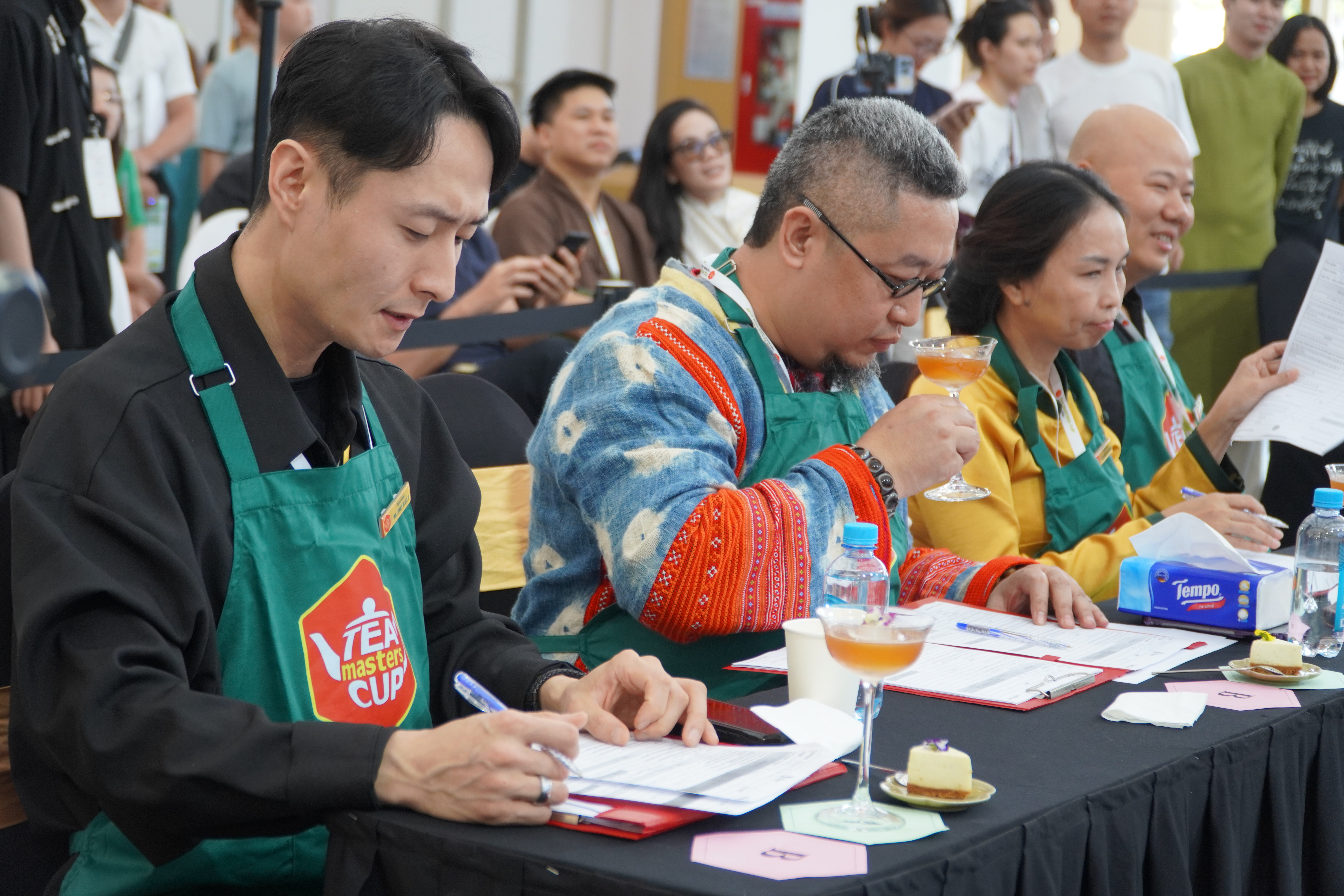 Phần thi Trà &amp; Đồ ăn kèm: Tìm kiếm sự hòa hợp giữa trà và những tầng hương vị mới - Ảnh 1