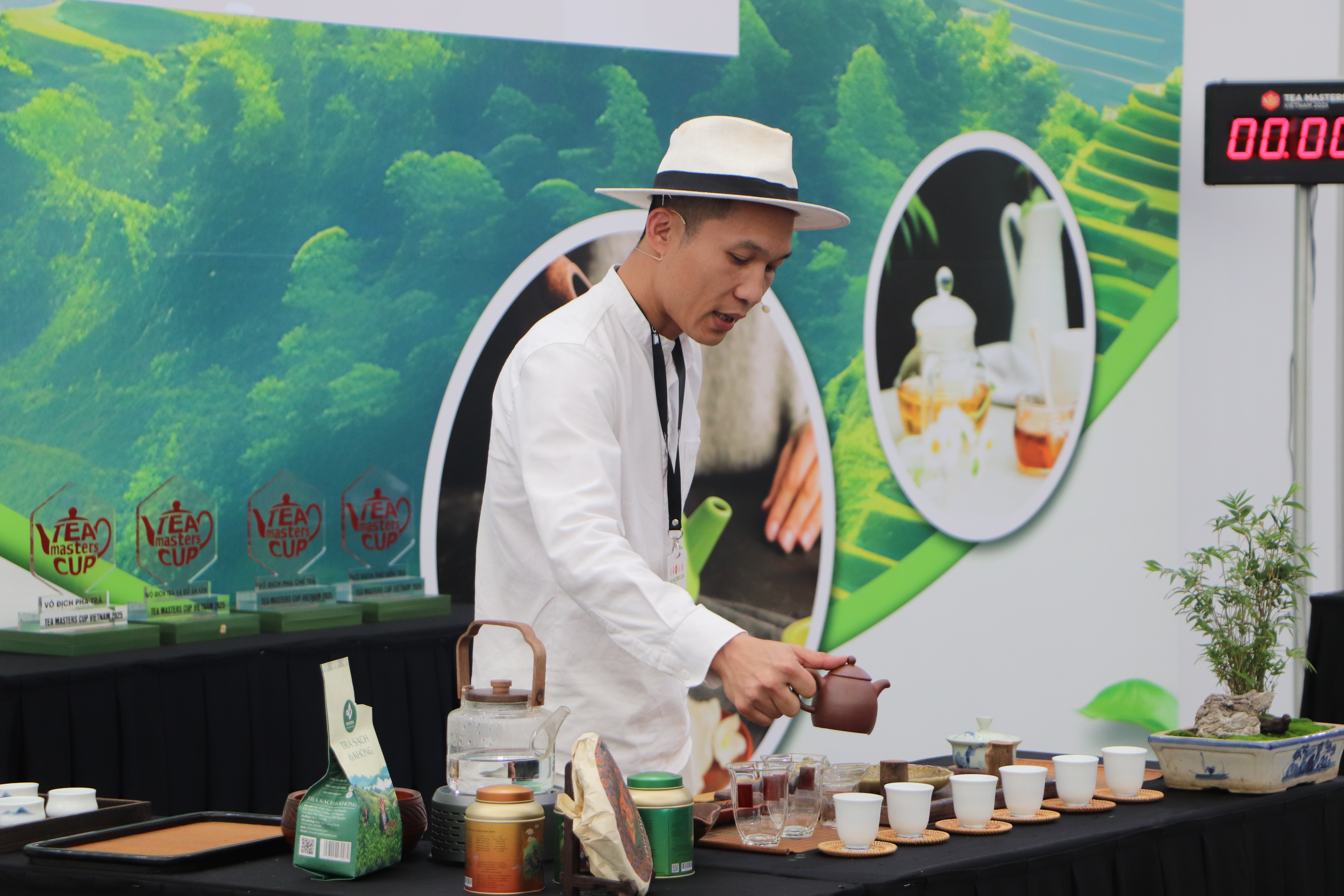 Tea Masters Cup 2025: Phần thi Pha tr&#224; khơi dậy tinh thần “Nhất vị” - Ảnh 7